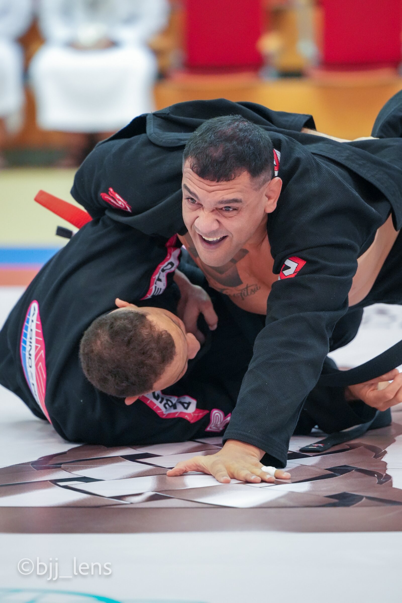 Spectacular throw during a jiu-jitsu fight